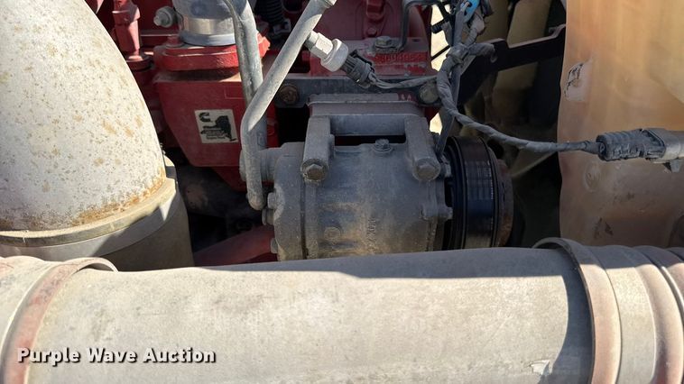 image for item YA1029 2019 Kenworth T680 semi truck