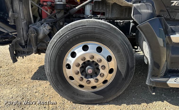 image for item YA1029 2019 Kenworth T680 semi truck