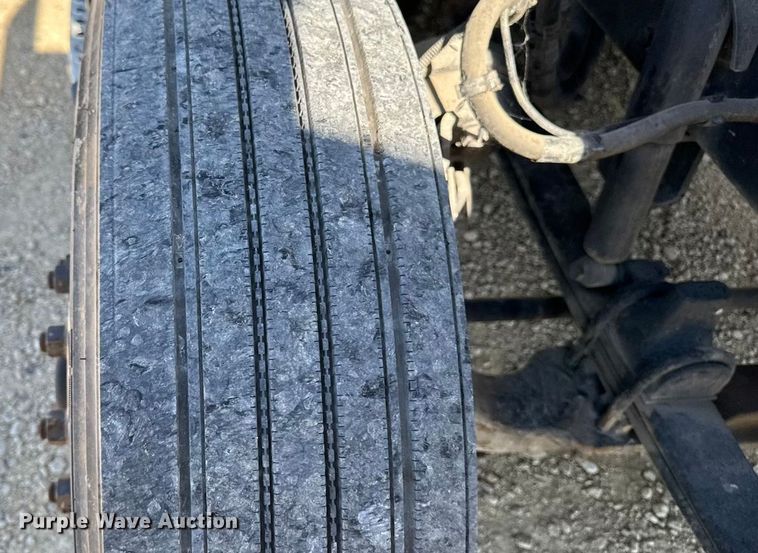 image for item YA1029 2019 Kenworth T680 semi truck