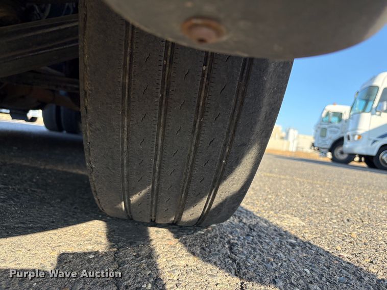 image for item YA1030 2020 Freightliner Cascadia semi truck