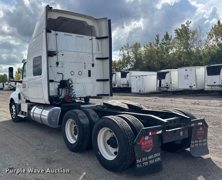 image for item YA1041 2019 International LT625 semi truck