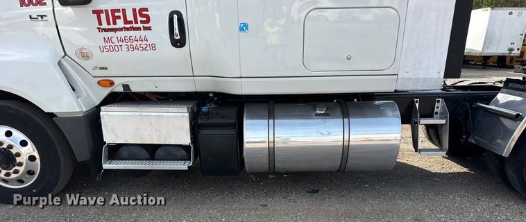 image for item YA1041 2019 International LT625 semi truck