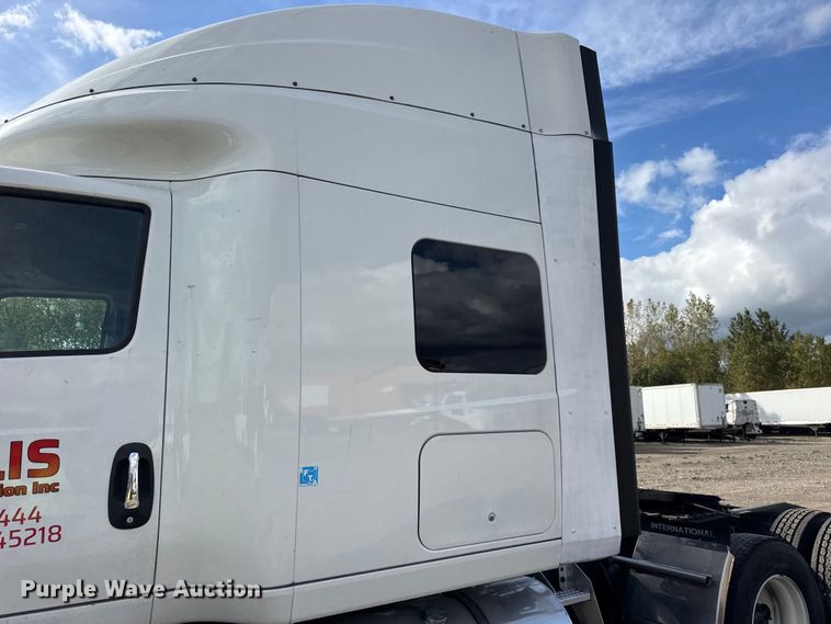 image for item YA1041 2019 International LT625 semi truck