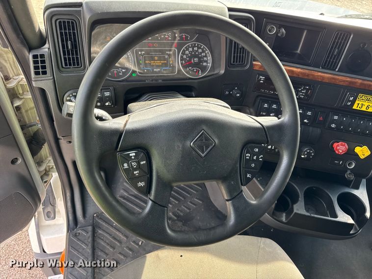 image for item YA1041 2019 International LT625 semi truck