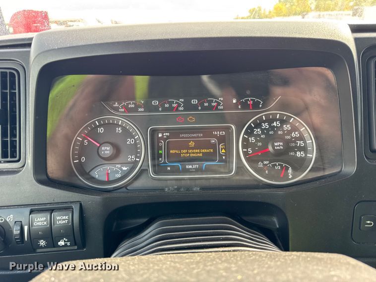 image for item YA1041 2019 International LT625 semi truck