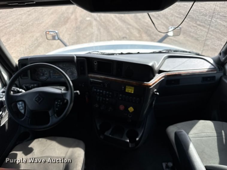 image for item YA1041 2019 International LT625 semi truck