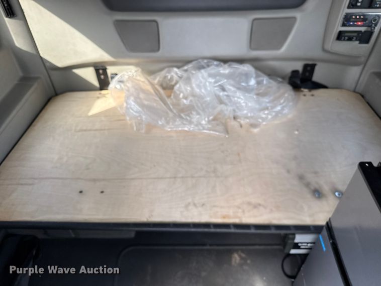 image for item YA1041 2019 International LT625 semi truck