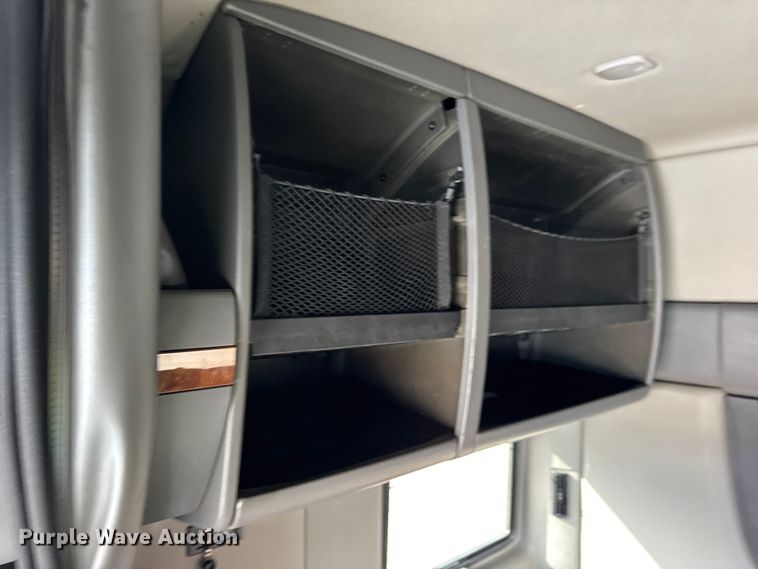 image for item YA1041 2019 International LT625 semi truck