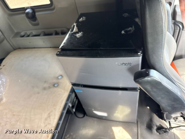 image for item YA1041 2019 International LT625 semi truck