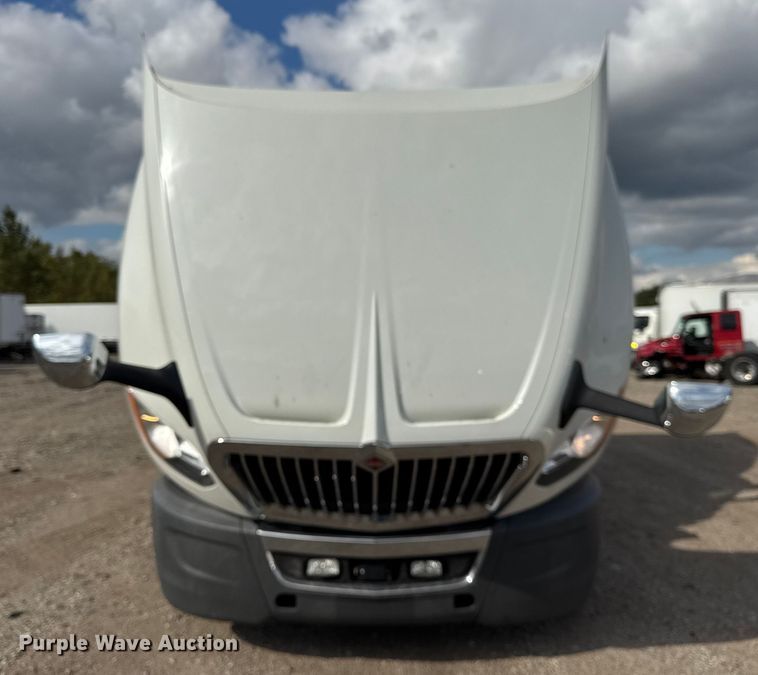 image for item YA1041 2019 International LT625 semi truck