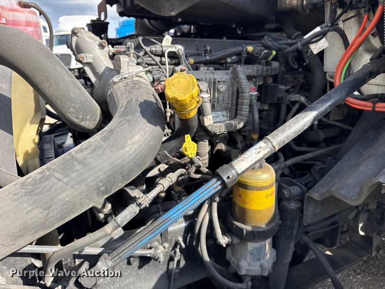 image for item YA1041 2019 International LT625 semi truck