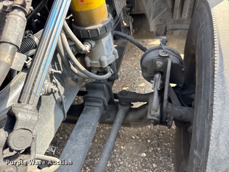 image for item YA1041 2019 International LT625 semi truck