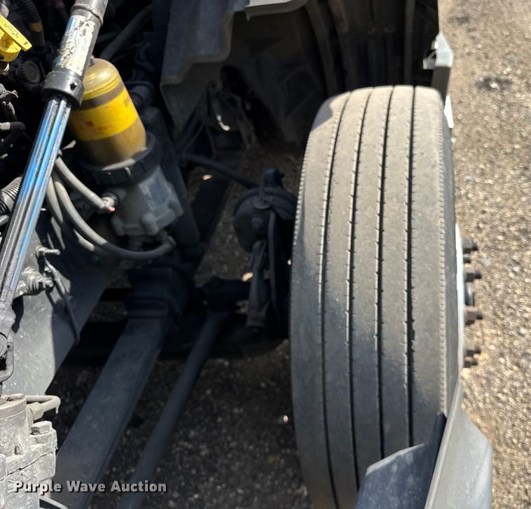 image for item YA1041 2019 International LT625 semi truck