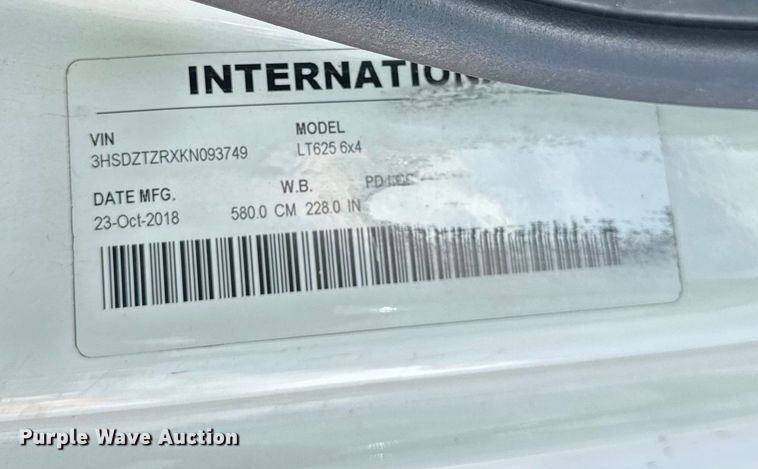 image for item YA1041 2019 International LT625 semi truck