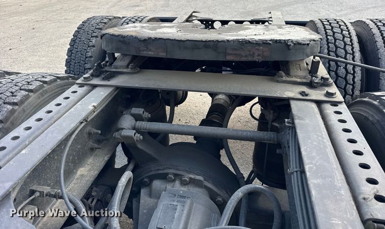 image for item YA1042 2020 International LT625 semi truck