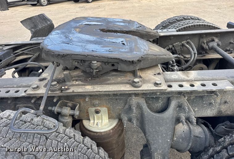 image for item YA1042 2020 International LT625 semi truck