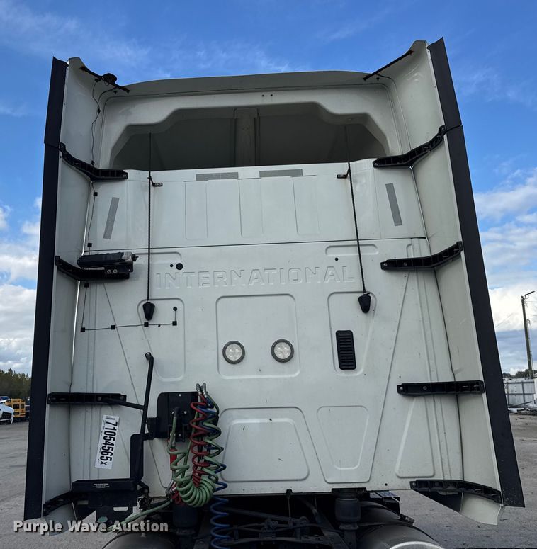 image for item YA1042 2020 International LT625 semi truck