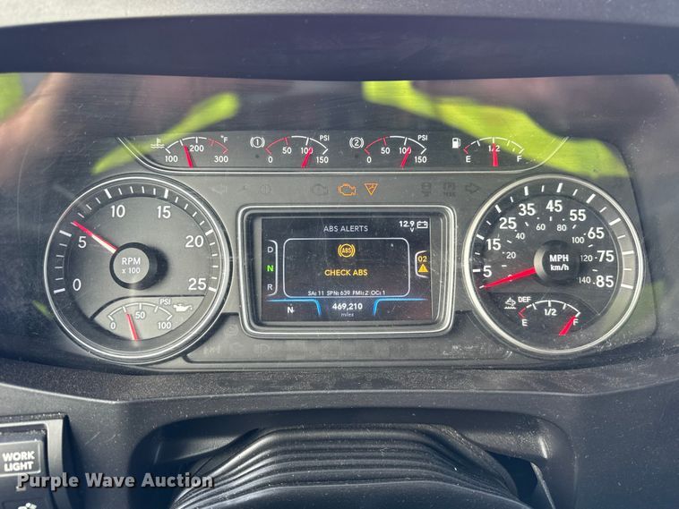 image for item YA1042 2020 International LT625 semi truck