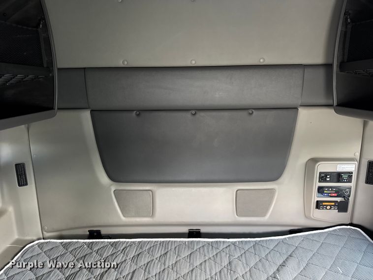 image for item YA1042 2020 International LT625 semi truck