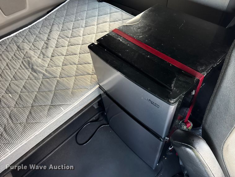 image for item YA1042 2020 International LT625 semi truck