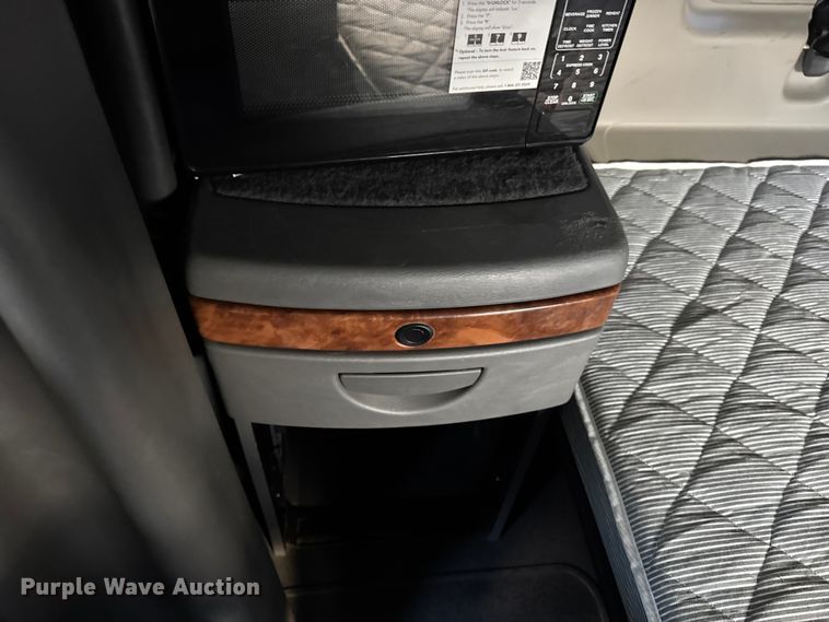 image for item YA1042 2020 International LT625 semi truck