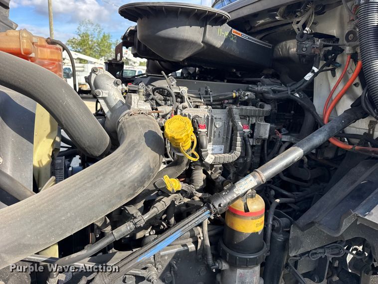 image for item YA1042 2020 International LT625 semi truck