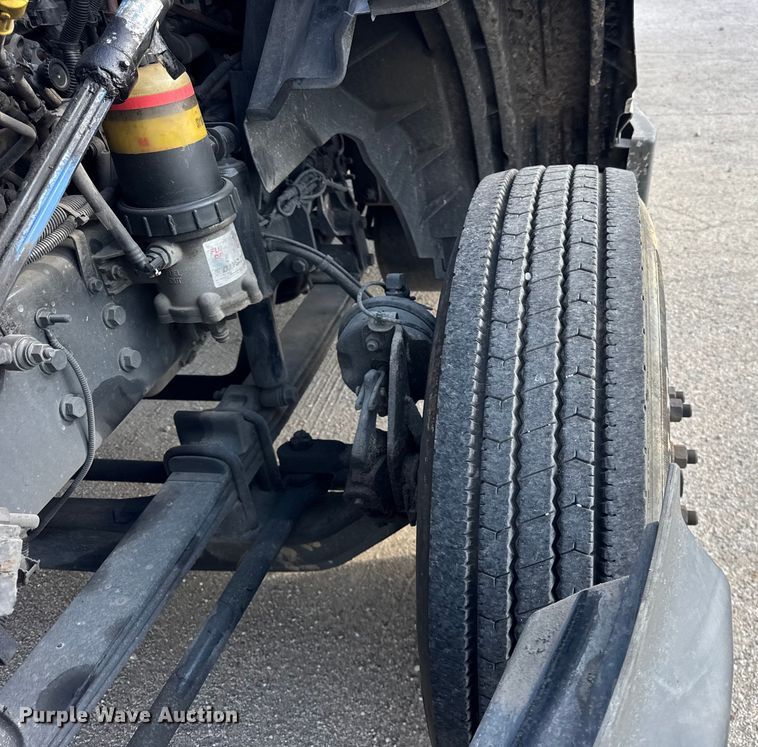 image for item YA1042 2020 International LT625 semi truck