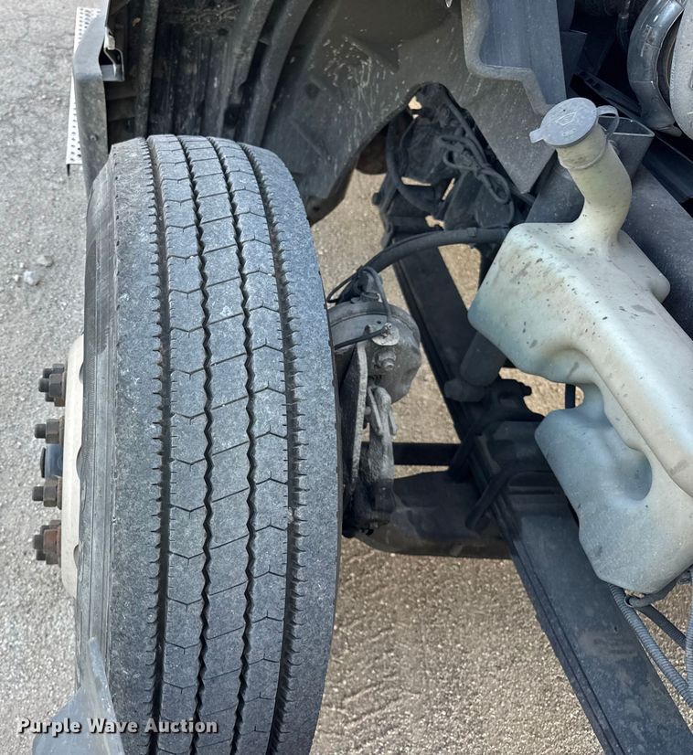 image for item YA1042 2020 International LT625 semi truck