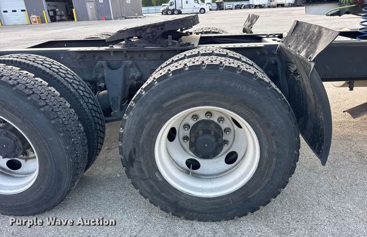 image for item YA1042 2020 International LT625 semi truck