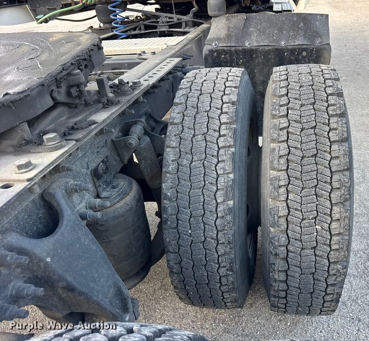 image for item YA1042 2020 International LT625 semi truck