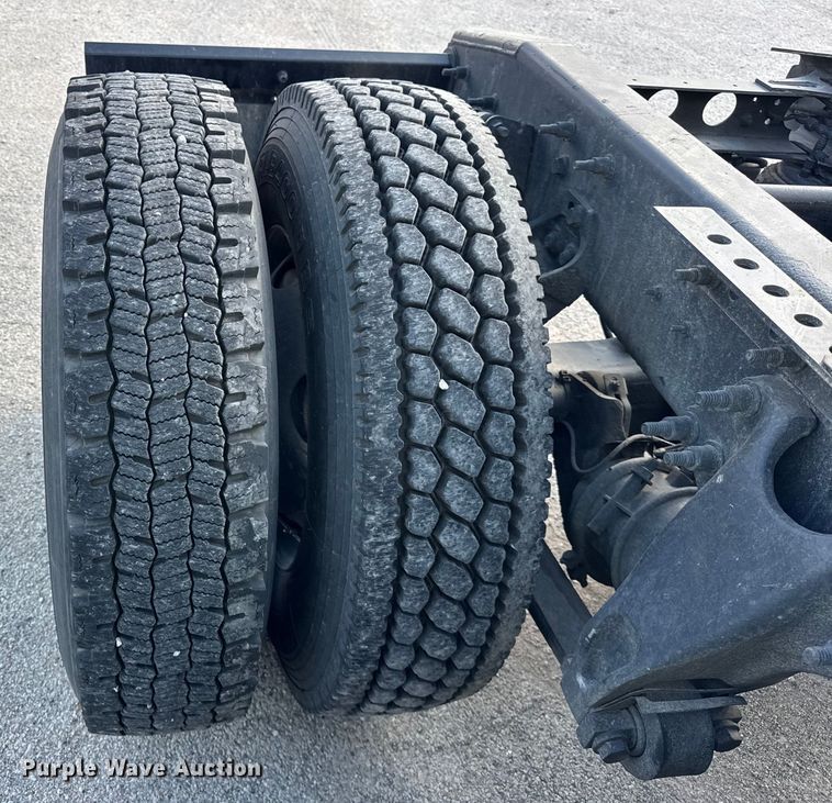 image for item YA1042 2020 International LT625 semi truck