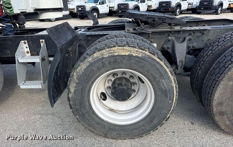 image for item YA1042 2020 International LT625 semi truck