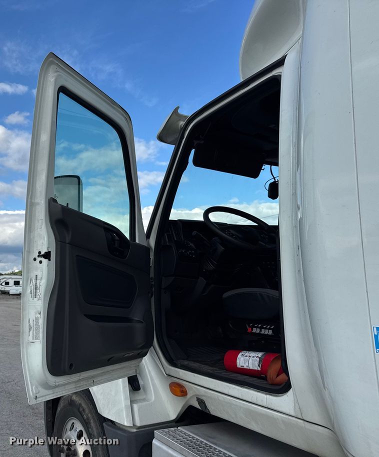 image for item YA1042 2020 International LT625 semi truck