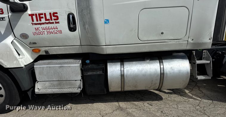 image for item YA1043 2020 International LT625 semi truck