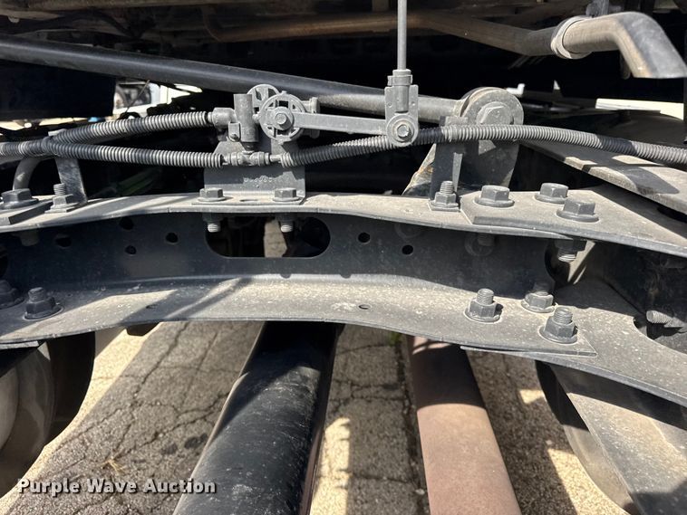 image for item YA1043 2020 International LT625 semi truck