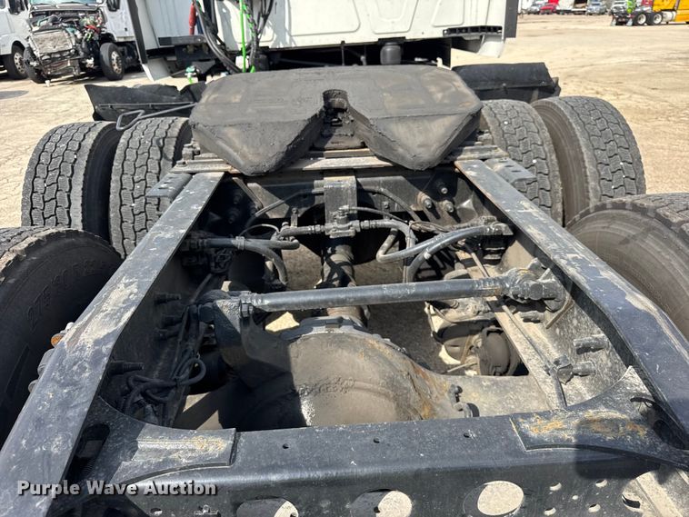 image for item YA1043 2020 International LT625 semi truck