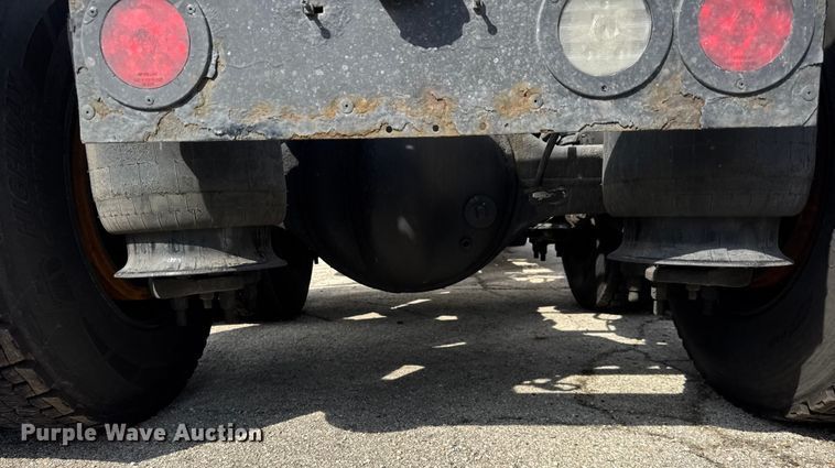 image for item YA1043 2020 International LT625 semi truck