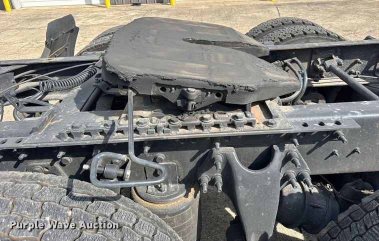 image for item YA1043 2020 International LT625 semi truck