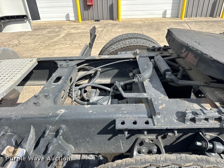 image for item YA1043 2020 International LT625 semi truck