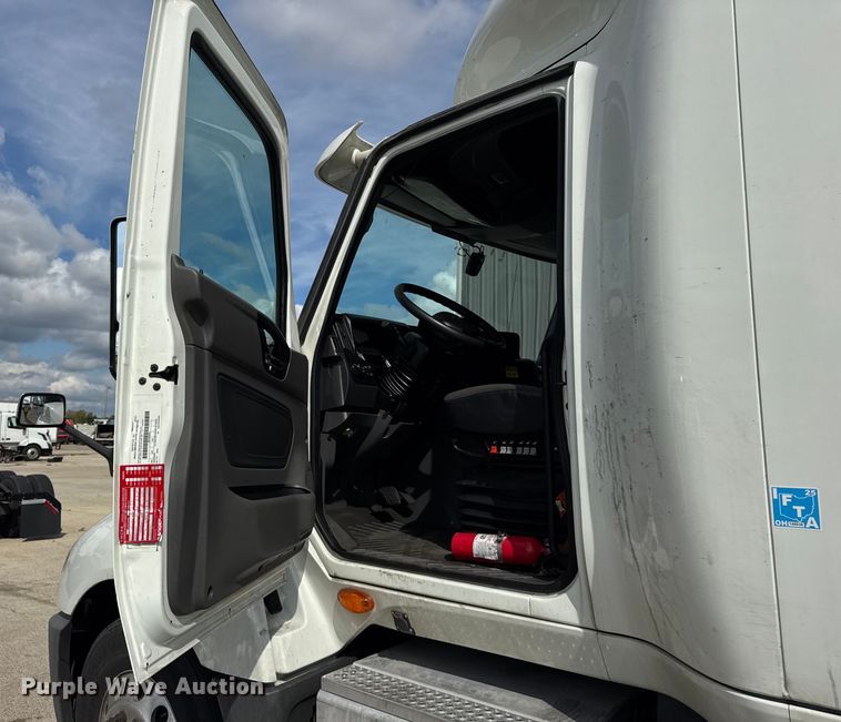 image for item YA1043 2020 International LT625 semi truck