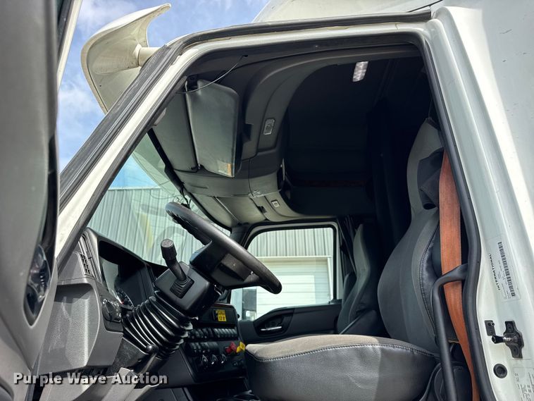 image for item YA1043 2020 International LT625 semi truck