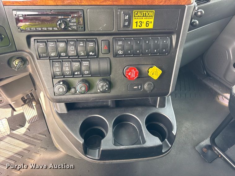 image for item YA1043 2020 International LT625 semi truck