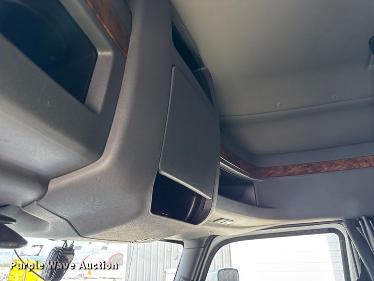 image for item YA1043 2020 International LT625 semi truck