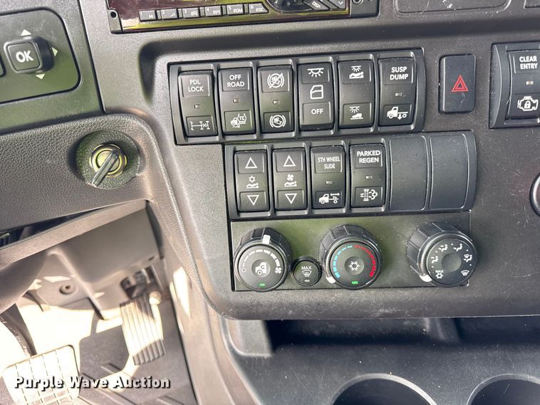 image for item YA1043 2020 International LT625 semi truck