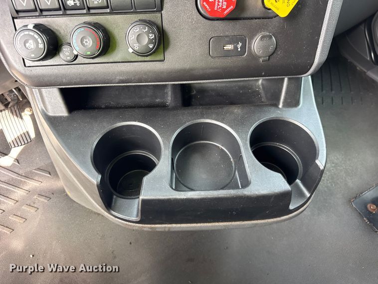 image for item YA1043 2020 International LT625 semi truck