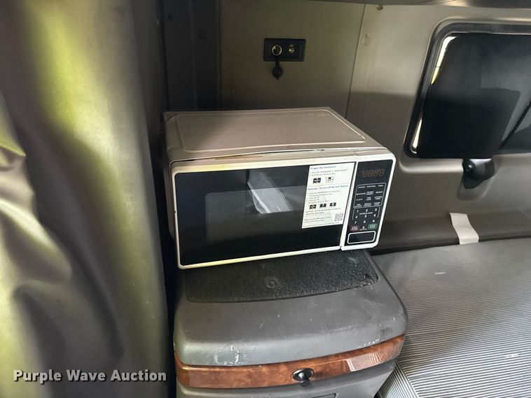 image for item YA1043 2020 International LT625 semi truck