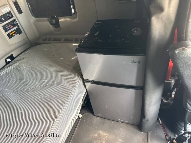 image for item YA1043 2020 International LT625 semi truck