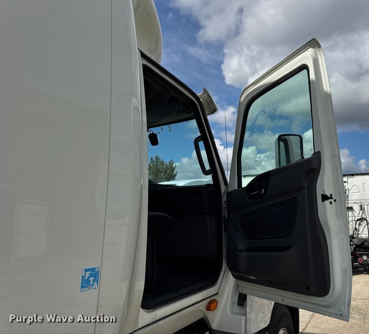 image for item YA1043 2020 International LT625 semi truck