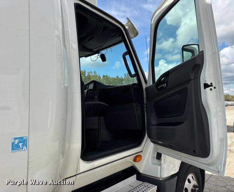 image for item YA1043 2020 International LT625 semi truck