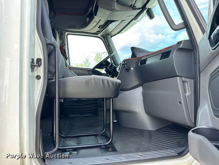 image for item YA1043 2020 International LT625 semi truck